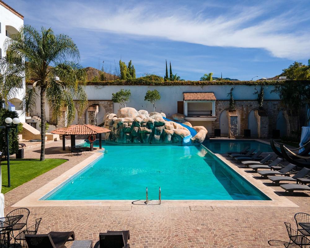 Hotel Gran Plaza & Convention Center Guanajuato Zewnętrze zdjęcie