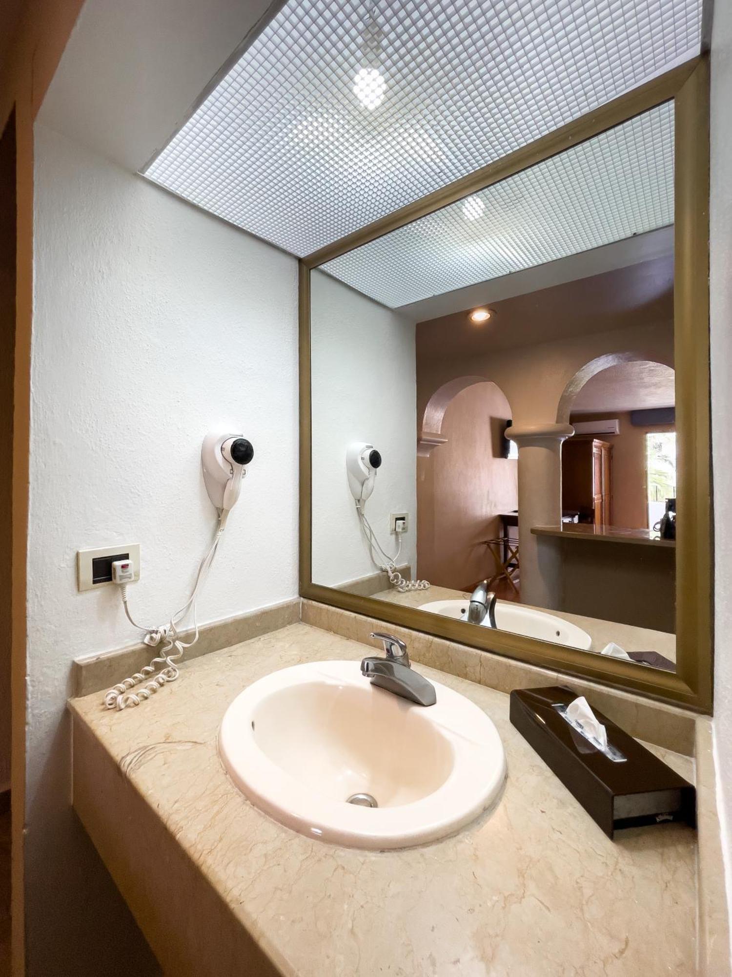 Hotel Gran Plaza & Convention Center Guanajuato Zewnętrze zdjęcie