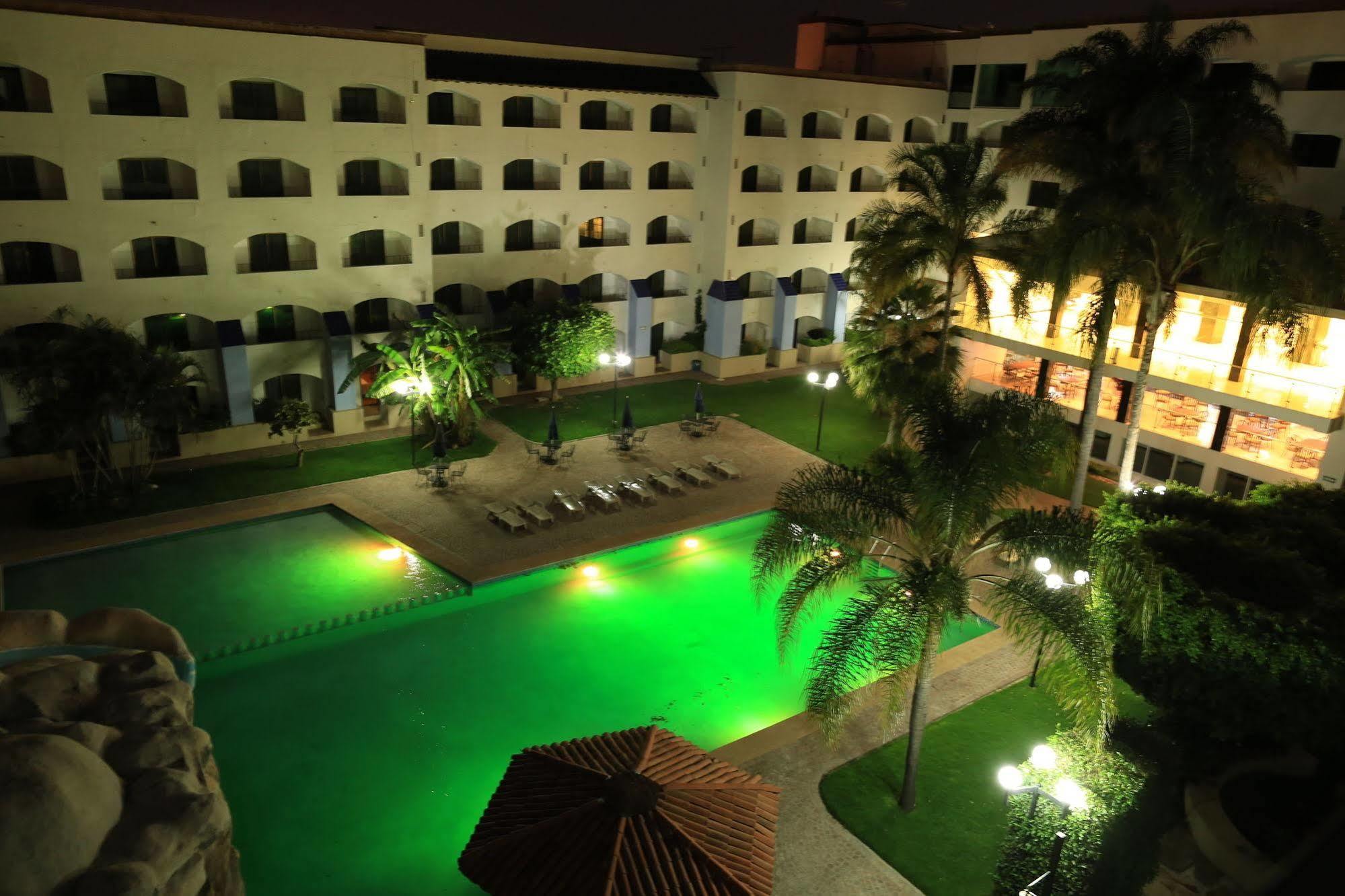 Hotel Gran Plaza & Convention Center Guanajuato Zewnętrze zdjęcie